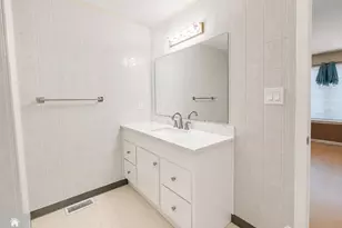 76 Lexington Cir, Old Bridge Township, NJ 07747 - Photo 17