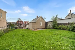 639 Johnstone St, Perth Amboy, NJ 08861 - Photo 21
