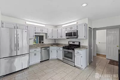 36 Albury Way, North Brunswick Township, NJ 08902 - Photo 5