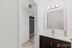 36 Albury Way, North Brunswick Township, NJ 08902 - Photo 7