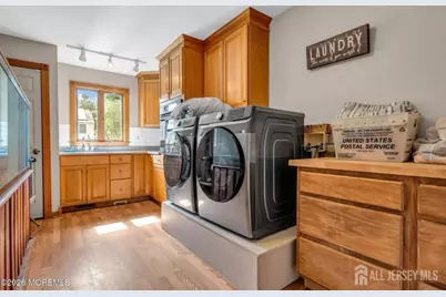 8 West Avenue, Middlesex County, NJ 08857 - Photo 9