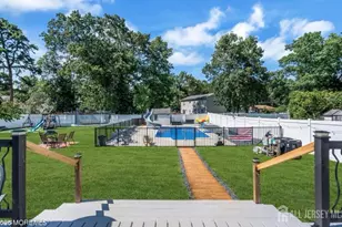 8 West Ave, Middlesex County, NJ 08857 - Photo 23