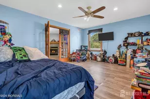 8 West Ave, Middlesex County, NJ 08857 - Photo 13