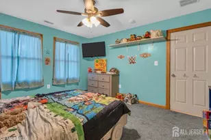 8 West Ave, Middlesex County, NJ 08857 - Photo 17