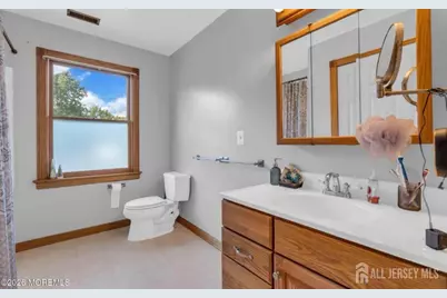 8 West Avenue, Middlesex County, NJ 08857 - Photo 11