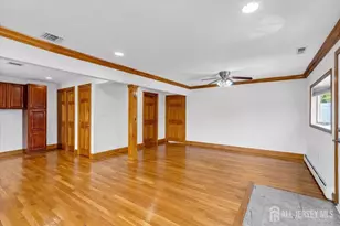 95 E Calvert Ave, Edison, NJ 08820 - Photo 23