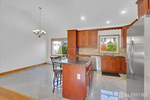 95 E Calvert Ave, Edison, NJ 08820 - Photo 15