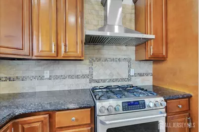 95 E Calvert Avenue, Edison, NJ 08820 - Photo 13