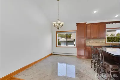 95 E Calvert Avenue, Edison, NJ 08820 - Photo 9