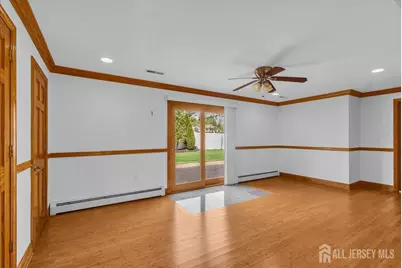 95 E Calvert Avenue, Edison, NJ 08820 - Photo 17
