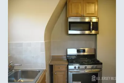 301 Penfield Place #301, Dunellen, NJ 08812 - Photo 5