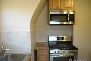 301 Penfield Pl, Dunellen, NJ 08812 - Photo 5
