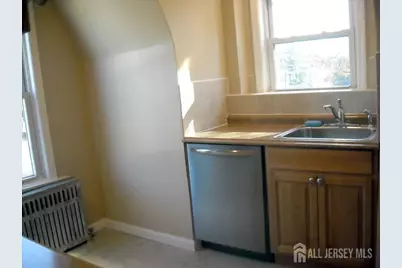 301 Penfield Place #301, Dunellen, NJ 08812 - Photo 3