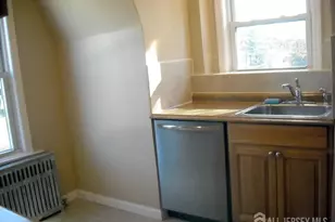 301 Penfield Pl, Dunellen, NJ 08812 - Photo 3