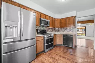 3504 N Oaks Blvd N, North Brunswick Township, NJ 08902 - Photo 3