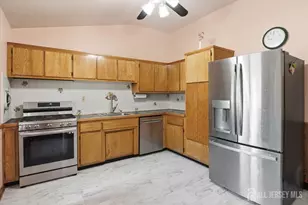 15 Bonham Dr, Edison, NJ 08837 - Photo 9