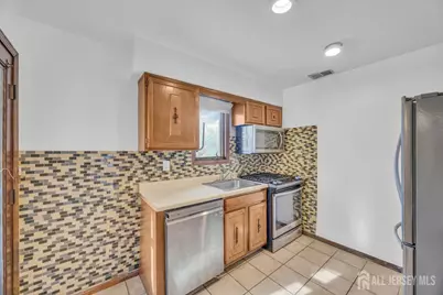 108 Paul Robeson Boulevard, New Brunswick, NJ 08901 - Photo 5