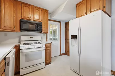 326 Melrose Avenue, Middlesex, NJ 08846 - Photo 11