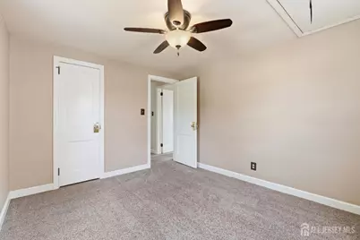 326 Melrose Avenue, Middlesex, NJ 08846 - Photo 19