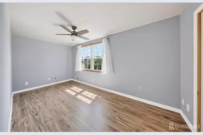 647 Cook Avenue, Middlesex, NJ 08846 - Photo 17