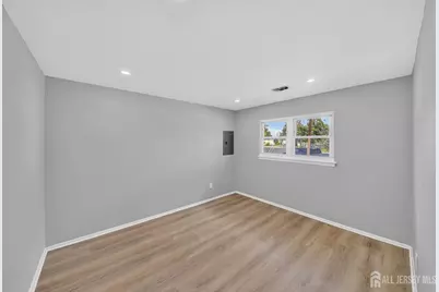 17 Wedgewood Drive, Carteret, NJ 07008 - Photo 5