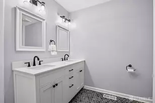 18 Lexington Cir, Old Bridge Township, NJ 07747 - Photo 23