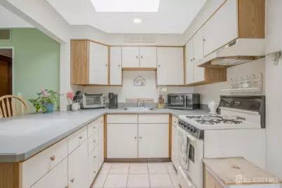 2 Orchid Place, Middlesex, NJ 08846 - Photo 11