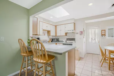 2 Orchid Place, Middlesex, NJ 08846 - Photo 9