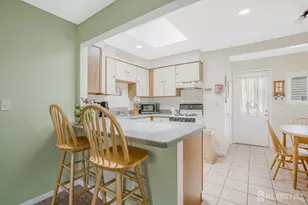 2 Orchid Pl, Middlesex, NJ 08846 - Photo 9