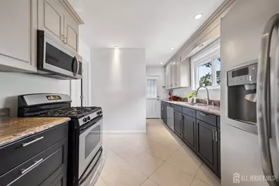 742 Dunellen Avenue, Dunellen, NJ 08812 - Photo 5