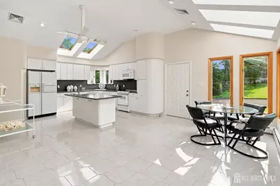 189 Kensington Avenue, Colonia, NJ 07067 - Photo 19