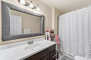 8 Cooper Ct, Freehold, NJ 07728 - Photo 27