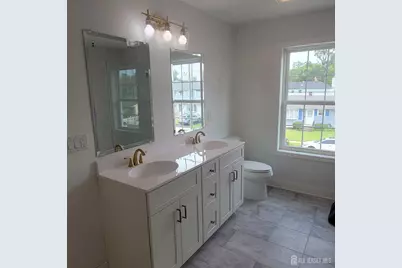 208 E James Place E, Iselin, NJ 07095 - Photo 13