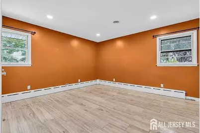 585 Noe Avenue, Woodbridge Township, NJ 07095 - Photo 19