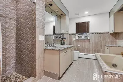 585 Noe Avenue, Woodbridge Township, NJ 07095 - Photo 11