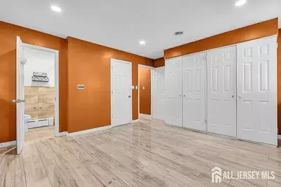 585 Noe Avenue, Woodbridge Township, NJ 07095 - Photo 21