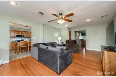 776 Harrell Avenue, Woodbridge Township, NJ 07095 - Photo 13