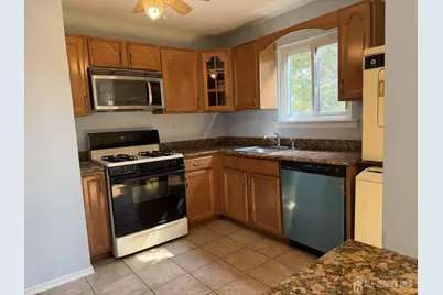 1105 N Oaks Boulevard, North Brunswick Township, NJ 08902 - Photo 7
