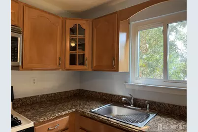 1105 N Oaks Boulevard, North Brunswick Township, NJ 08902 - Photo 9