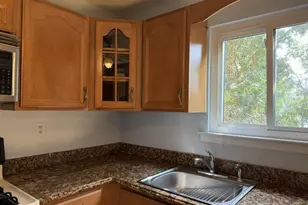 1105 N Oaks Blvd, North Brunswick Township, NJ 08902 - Photo 9