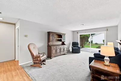 392-B Hystrix Plaza, Monroe Township, NJ 08831 - Photo 9