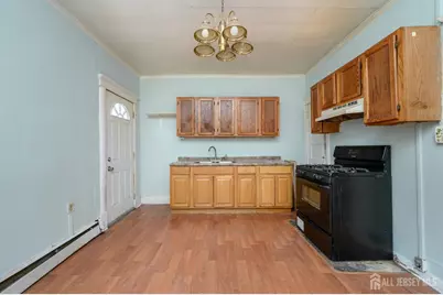 313 Wagner Avenue, Perth Amboy, NJ 08861 - Photo 9