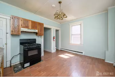 313 Wagner Avenue, Perth Amboy, NJ 08861 - Photo 11