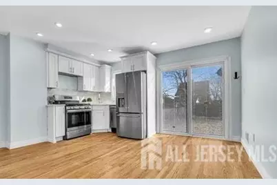 580 S Garden Avenue, Woodbridge Township, NJ 07095 - Photo 3