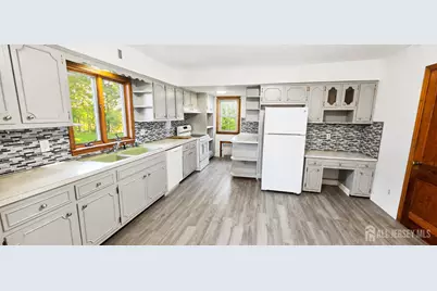 259 Macarthur Avenue, Sayreville, NJ 08872 - Photo 9