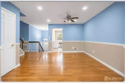 3003 N Oaks Boulevard N, North Brunswick Township, NJ 08902 - Photo 5