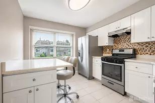 3003 N Oaks Blvd N, North Brunswick Township, NJ 08902 - Photo 11