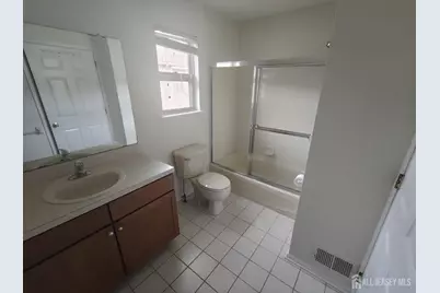 468 Great Beds Court, Perth Amboy, NJ 08861 - Photo 5