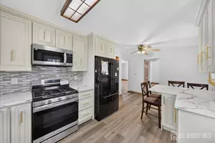 204 Marlin Dr, Fords, NJ 08863 - Photo 7
