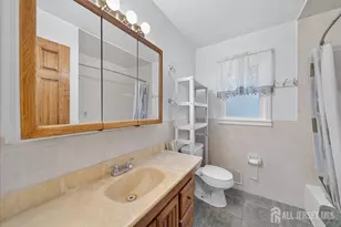 204 Marlin Dr, Fords, NJ 08863 - Photo 11